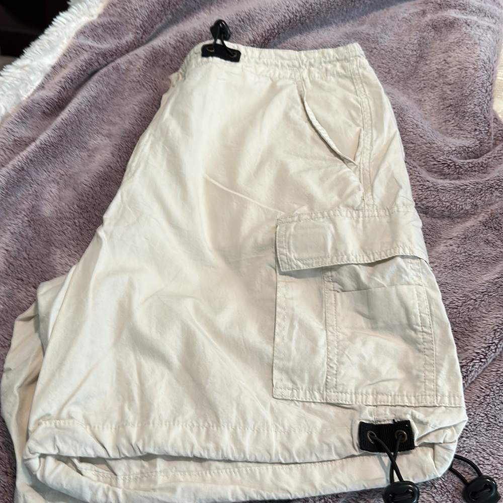 Basic Cargo Shorts - Picture 9 of 10